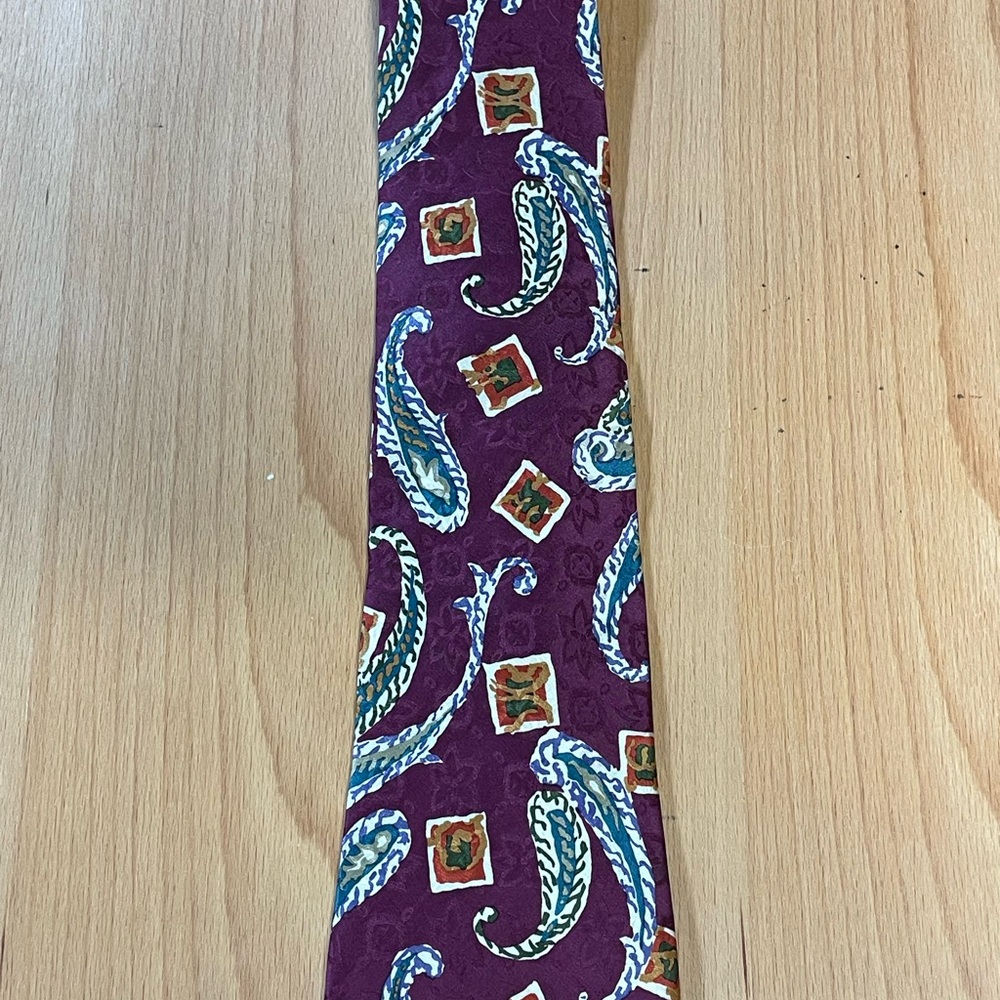 CHAPS Ralph Lauren Burgundy Floral Paisley Square 100% Silk Tie